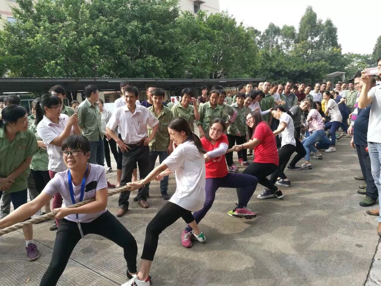 Strong attack in tug-of-war